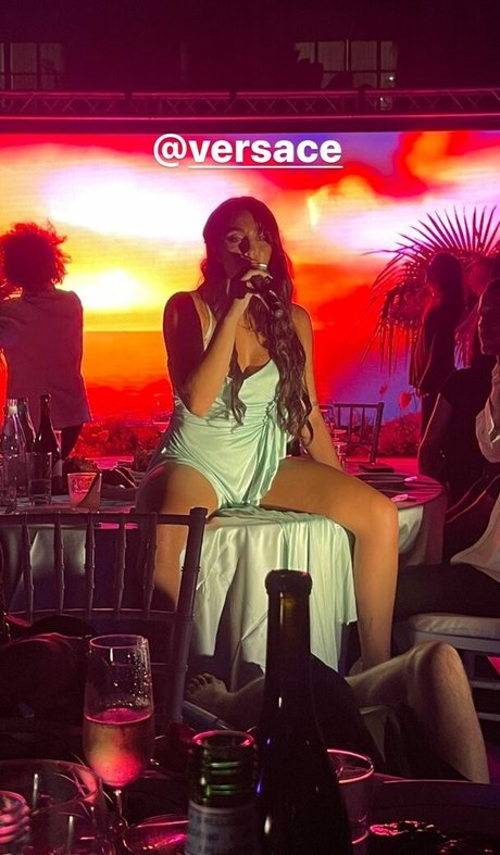 Naakte gelekte OnlyFans-foto van Lourdes Leon