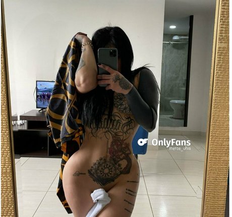 Naakte gelekte OnlyFans-foto van Merceuhia