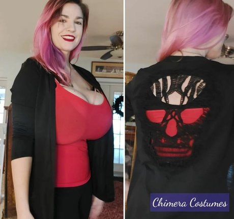 Naakte gelekte OnlyFans-foto van Chimeracostumes