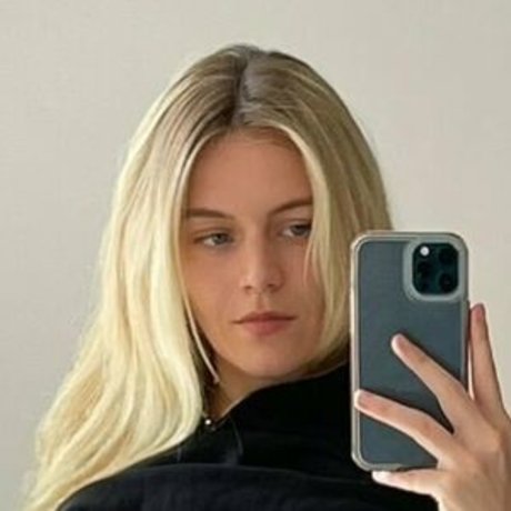 Naakte gelekte OnlyFans-foto van Vera Dijkmans