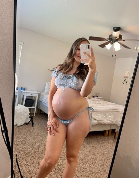 Naakte gelekte OnlyFans-foto van Ryleegreenvip