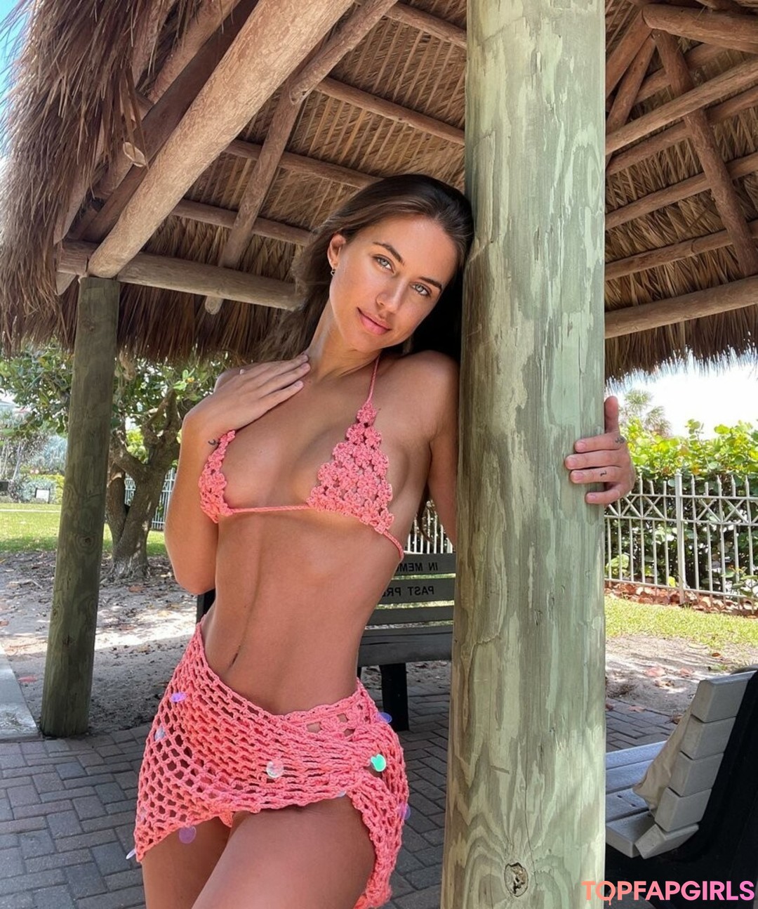 Naakte gelekte OnlyFans-foto van Brit Manuela #1413