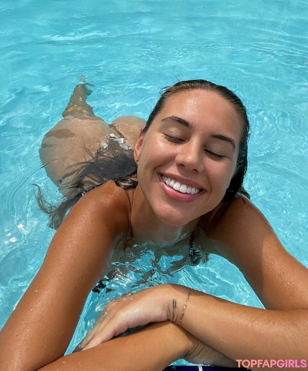 Naakte gelekte OnlyFans-foto van Brit Manuela #1608