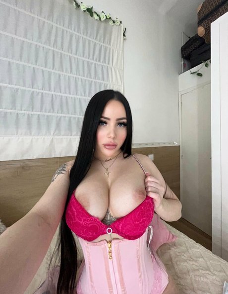 Naakte gelekte OnlyFans-foto van Esteladior