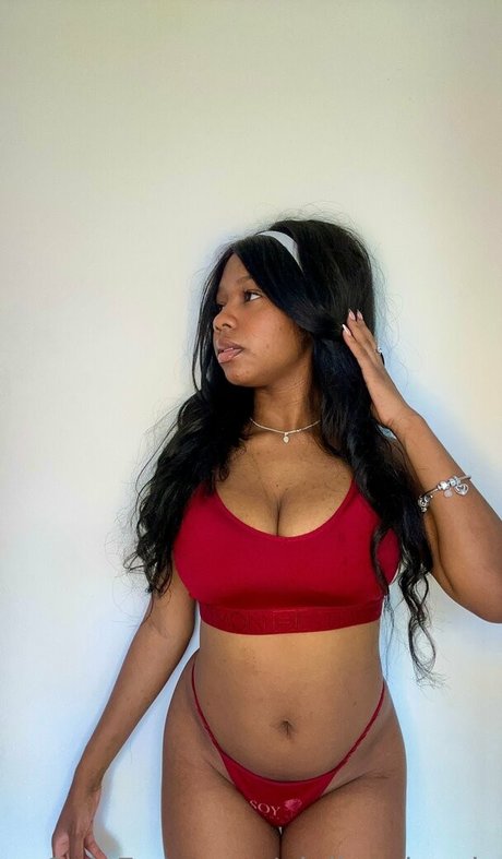Naakte gelekte OnlyFans-foto van Giuliavalencia