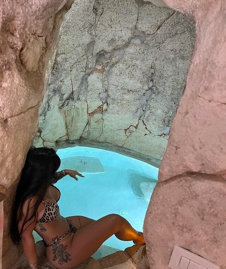 Naakte gelekte OnlyFans-foto van Roberta Stelluccio