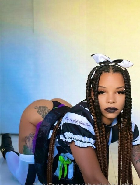 Naakte gelekte OnlyFans-foto van Charliebhustlex