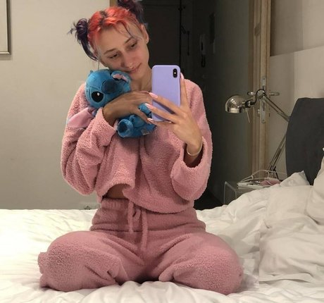 Naakte gelekte OnlyFans-foto van Leliloo