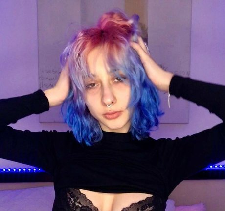 Naakte gelekte OnlyFans-foto van Leliloo