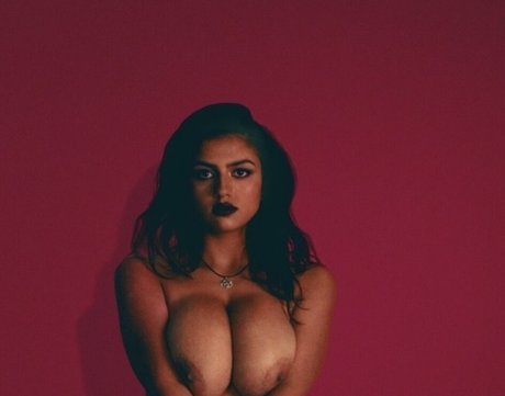 Naakte gelekte OnlyFans-foto van Mays Benatti