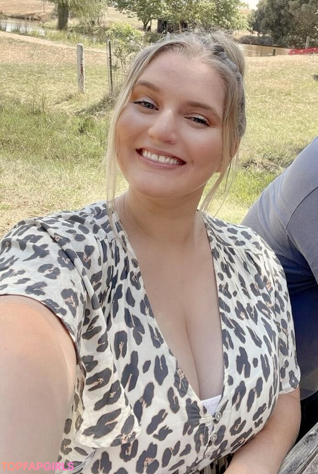 Naakte gelekte OnlyFans-foto van Casey Leigh #4 Naakte gelekte OnlyFans-foto van Casey Leigh #4