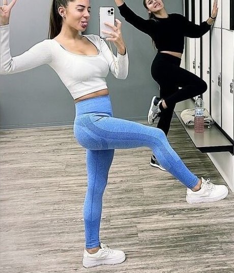 Naakte gelekte OnlyFans-foto van Bellamnz