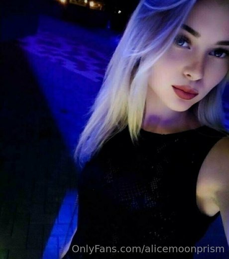 Naakte gelekte OnlyFans-foto van Alicemoonprism