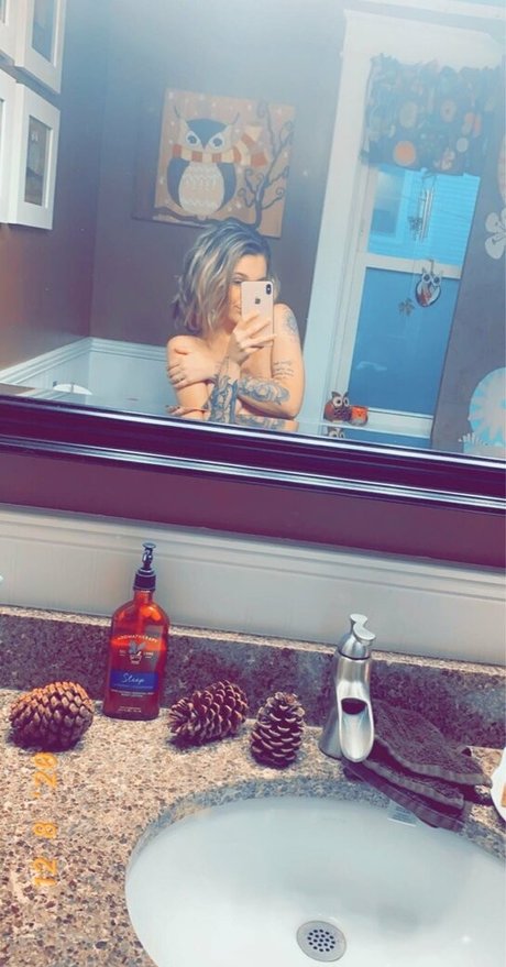 Naakte gelekte OnlyFans-foto van Jaylynnt