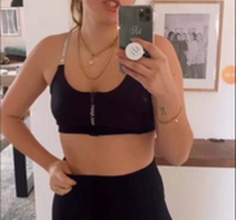 Naakte gelekte OnlyFans-foto van Anna Maria Damm
