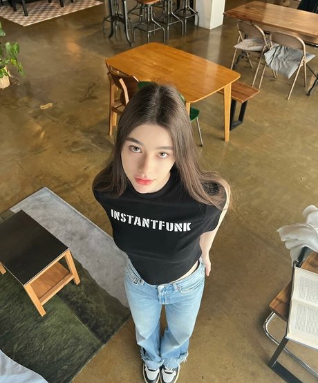Naakte gelekte OnlyFans-foto van Dasha Taran