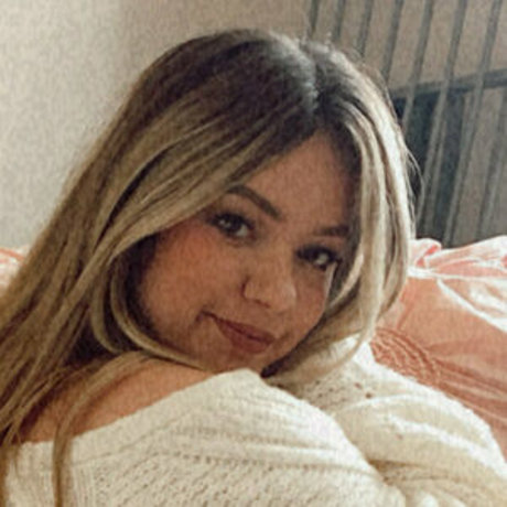 Naakte gelekte OnlyFans-foto van Riverandjaymes