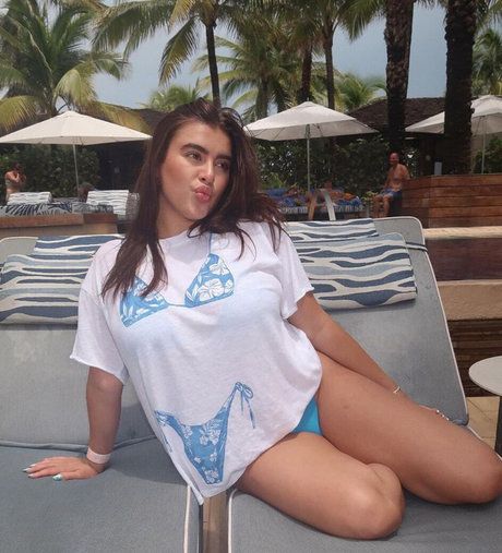 Naakte gelekte OnlyFans-foto van Kalani Hilliker