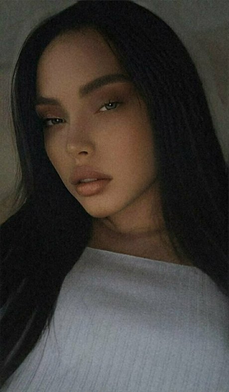 Naakte gelekte OnlyFans-foto van Kissvip