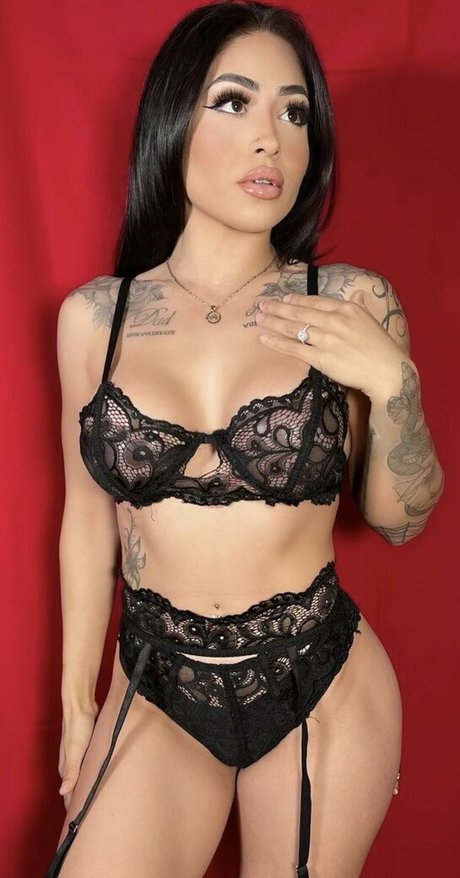 Naakte gelekte OnlyFans-foto van Therealissalicious