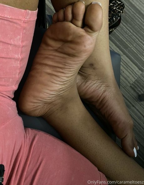 Naakte gelekte OnlyFans-foto van Carameltoesz