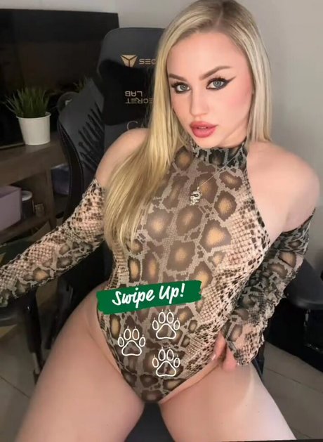 Naakte gelekte OnlyFans-foto van Jessy Erinn