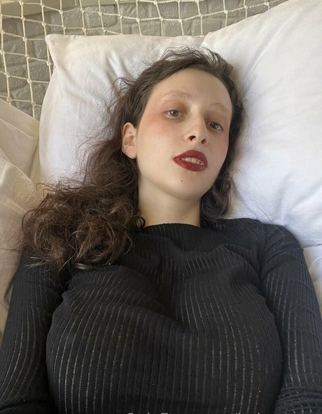 Naakte gelekte OnlyFans-foto van Helgaamor
