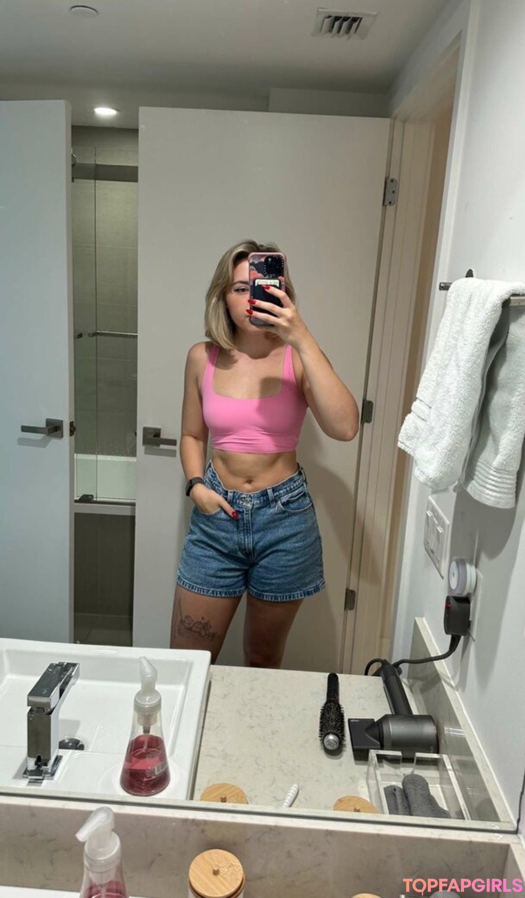 Naakte gelekte OnlyFans-foto van Pineapplebrat #1012