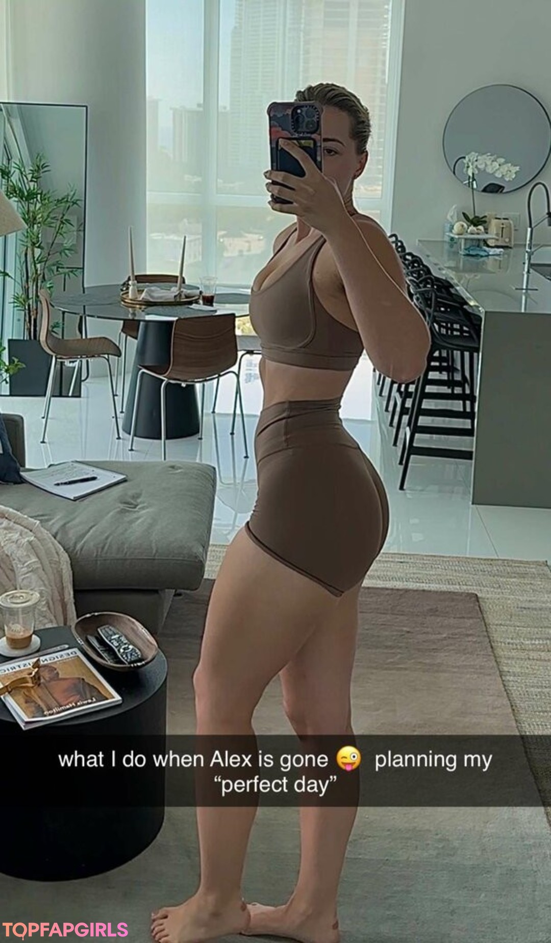 Naakte gelekte OnlyFans-foto van Pineapplebrat #1474