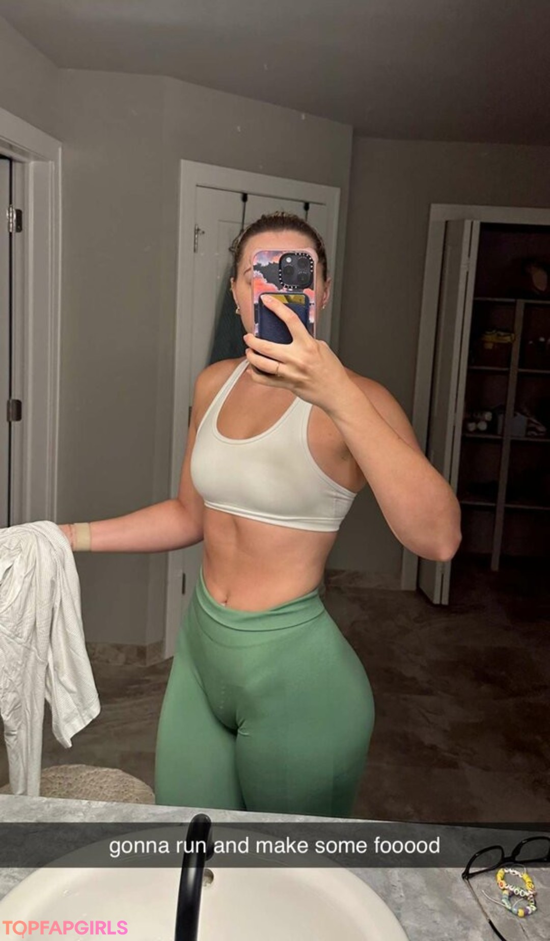 Naakte gelekte OnlyFans-foto van Pineapplebrat #1501