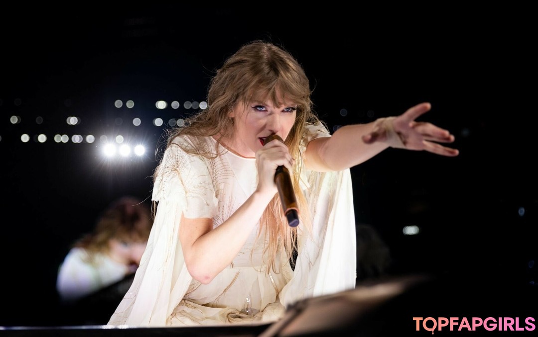 Naakte gelekte OnlyFans-foto van Taylor Swift #1401