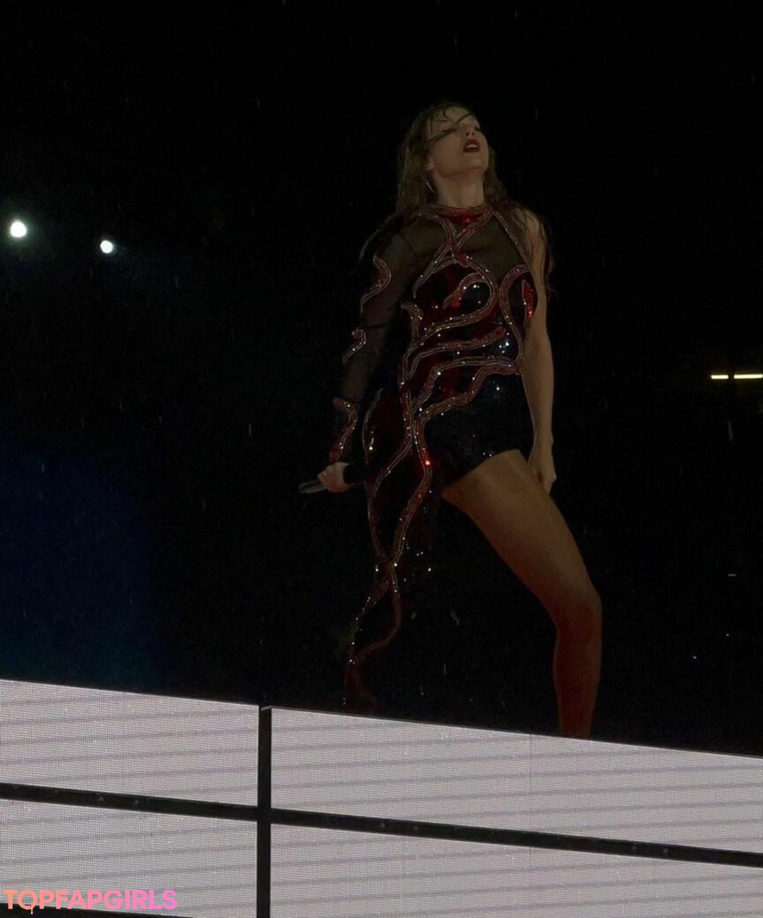 Naakte gelekte OnlyFans-foto van Taylor Swift #1572