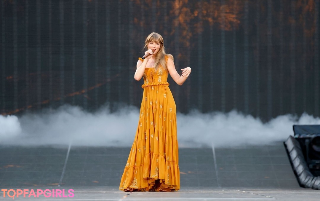 Naakte gelekte OnlyFans-foto van Taylor Swift #1895