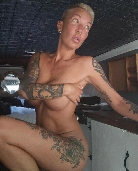 Naakte gelekte OnlyFans-foto van Gypsyundersupervised1