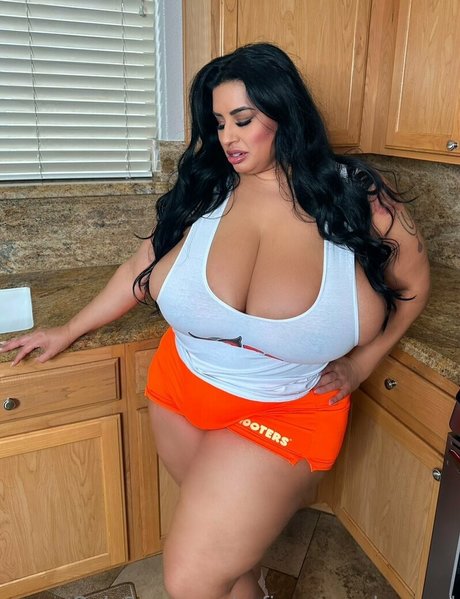 Naakte gelekte OnlyFans-foto van Sofiaroseondemand