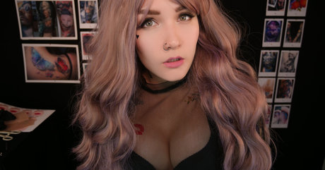 Naakte gelekte OnlyFans-foto van Asmr Kittyklaw