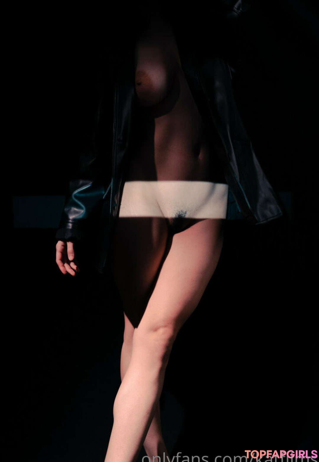 Naakte gelekte OnlyFans-foto van Kat Cabaret #301 Naakte gelekte OnlyFans-foto van Kat Cabaret #301