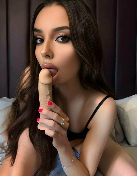 Naakte gelekte OnlyFans-foto van Aliceinadultland