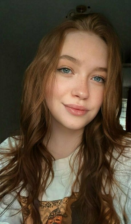 Naakte gelekte OnlyFans-foto van Aliceinadultland