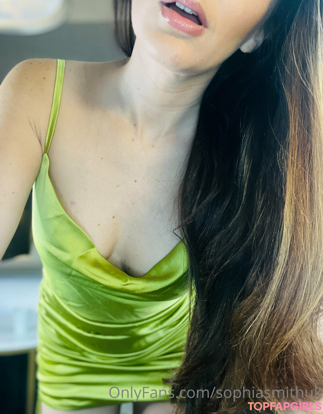 Naakte gelekte OnlyFans-foto van Sophiasmithuk #1458
