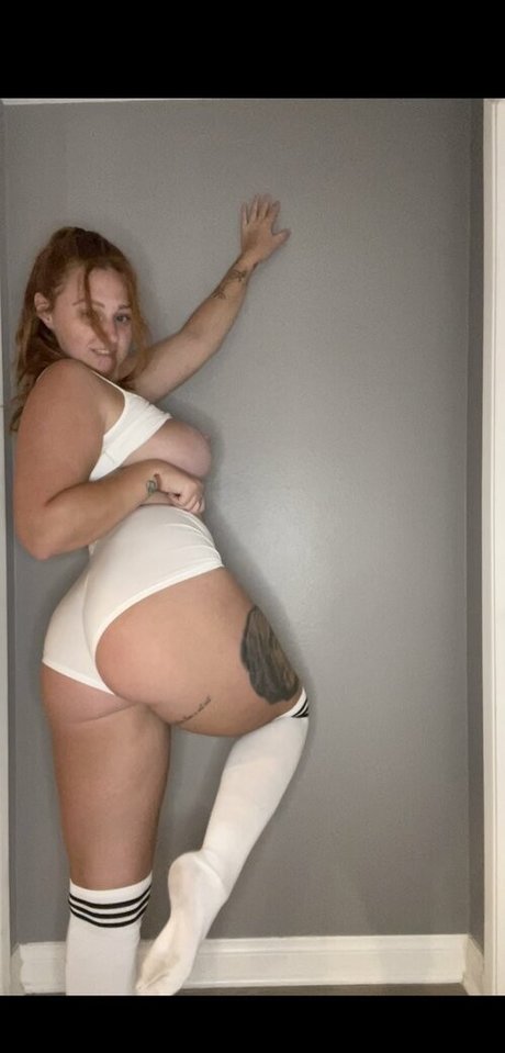 Naakte gelekte OnlyFans-foto van Carrottcake