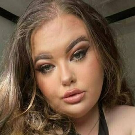 Naakte gelekte OnlyFans-foto van Shpookyseraph