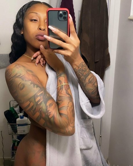 Naakte gelekte OnlyFans-foto van Iamnikitaknight