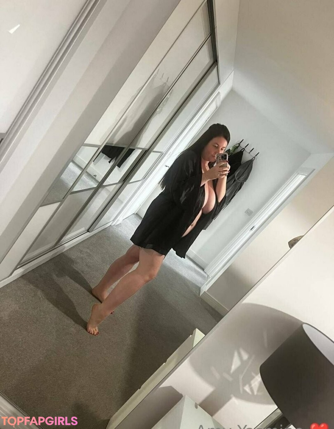 Naakte gelekte OnlyFans-foto van Amyyasmine #1213