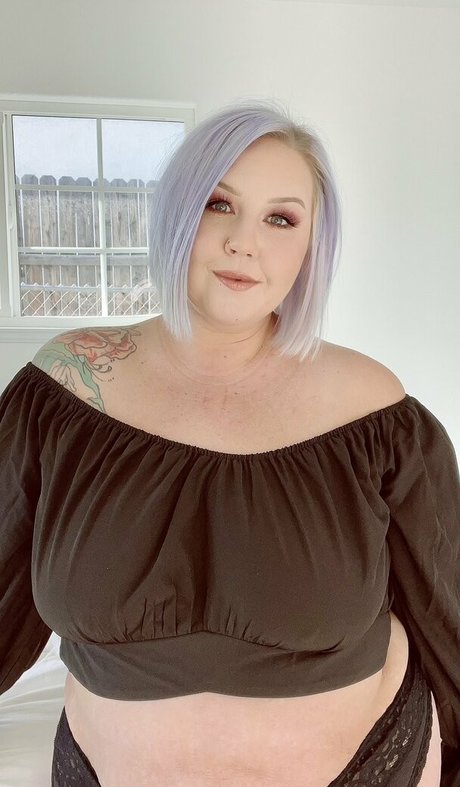 Naakte gelekte OnlyFans-foto van Violetmae48