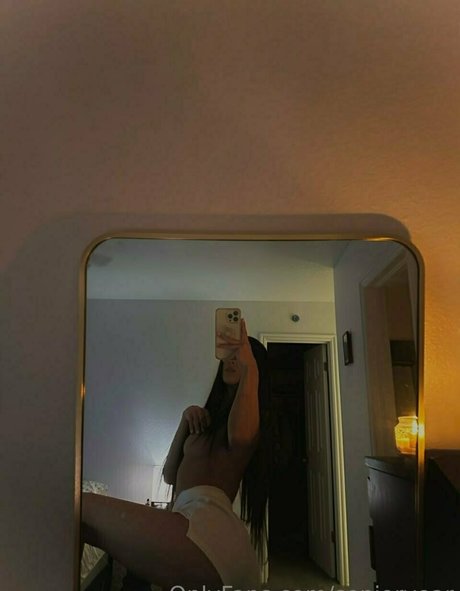 Naakte gelekte OnlyFans-foto van Senioryear