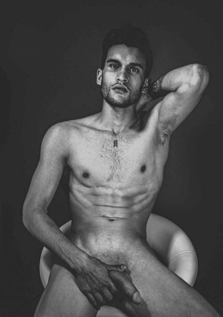 Naakte gelekte OnlyFans-foto van Thonygreyfree