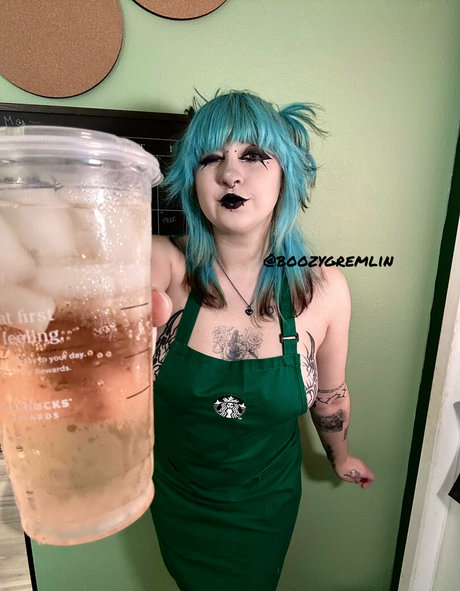 Naakte gelekte OnlyFans-foto van Boozygremlin