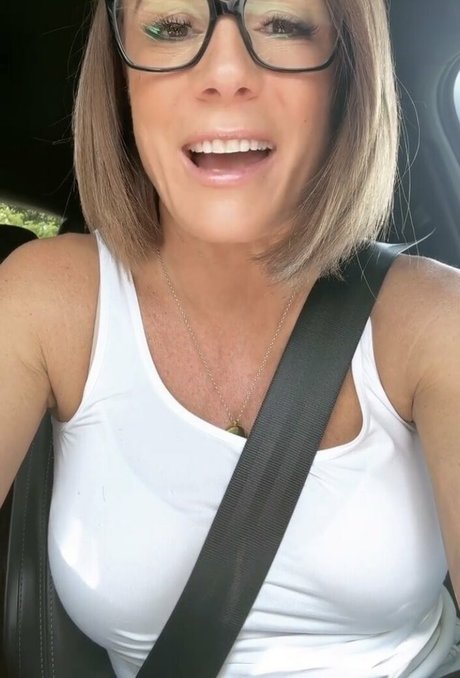Naakte gelekte OnlyFans-foto van Natalie Pinkham
