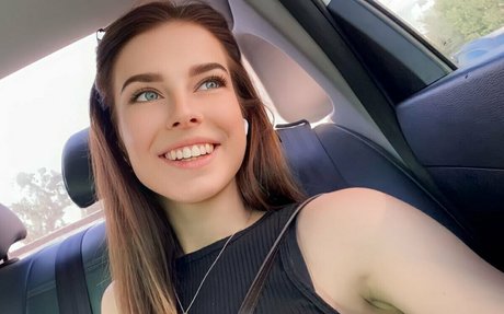 Naakte gelekte OnlyFans-foto van Anacuteness